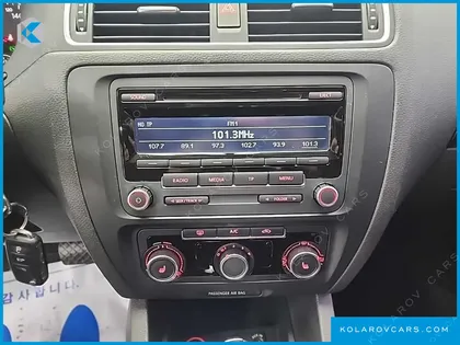 VOLKSWAGEN JETTA 1.6 TDI BLUE MOTION
