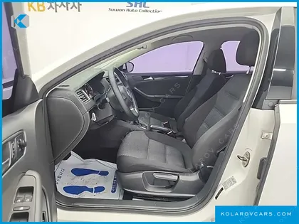 VOLKSWAGEN JETTA 1.6 TDI BLUE MOTION