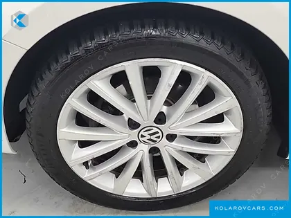 VOLKSWAGEN JETTA 1.6 TDI BLUE MOTION