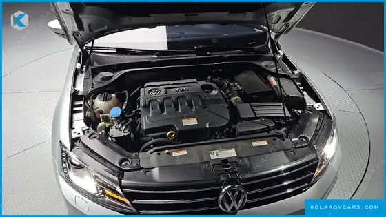 VOLKSWAGEN JETTA 2.0 TDI BLUEMOTION PREMIUM