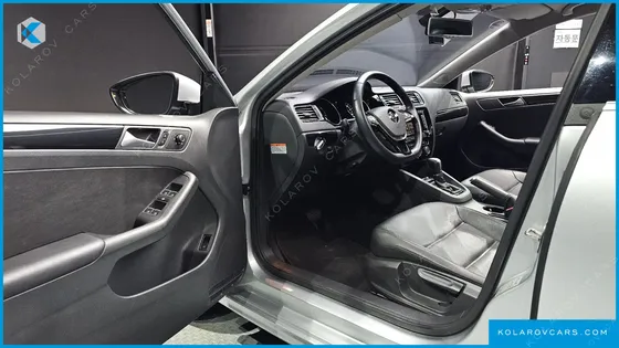 VOLKSWAGEN JETTA 2.0 TDI BLUEMOTION PREMIUM