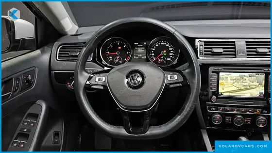 VOLKSWAGEN JETTA 2.0 TDI BLUEMOTION PREMIUM