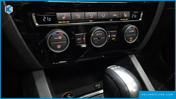 VOLKSWAGEN JETTA 2.0 TDI BLUEMOTION PREMIUM
