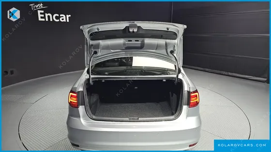VOLKSWAGEN JETTA 2.0 TDI BLUEMOTION PREMIUM