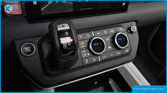LAND ROVER DEFENDER 110 D250 X-DYNAMIC SE