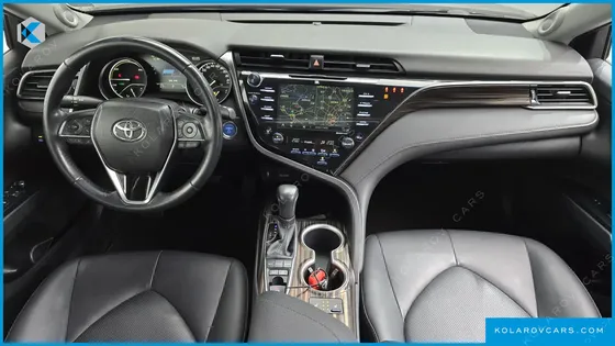 TOYOTA CAMRY 2.5 XLE HYBRID