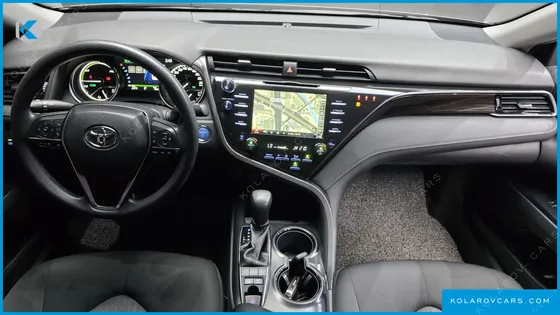 TOYOTA CAMRY 2.5 LE HYBRID