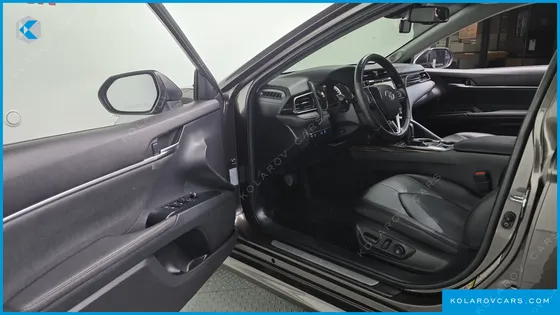 TOYOTA CAMRY 2.5 XLE HYBRID