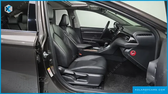 TOYOTA CAMRY 2.5 XLE HYBRID