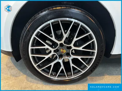 PORSCHE MACAN 2.0