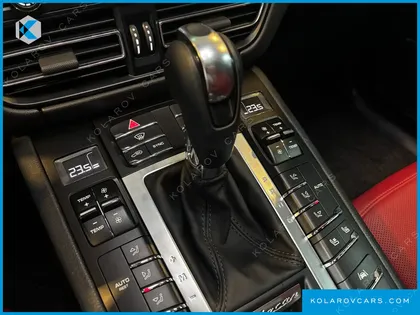 PORSCHE MACAN 2.0