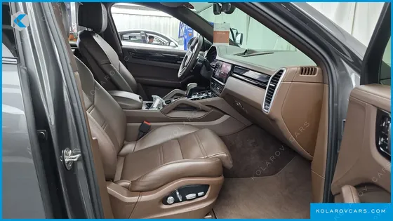 PORSCHE CAYENNE 3.0 COUPE