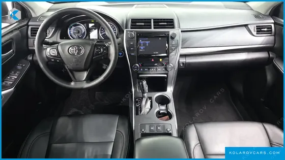 TOYOTA CAMRY HYBRID LE