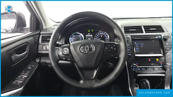 TOYOTA CAMRY HYBRID LE