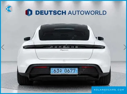 PORSCHE TAYCAN BASE