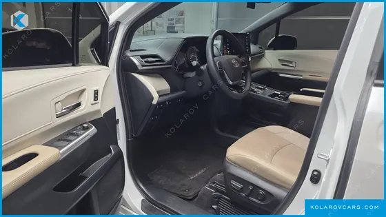TOYOTA SIENNA 2.5 HYBRID AWD
