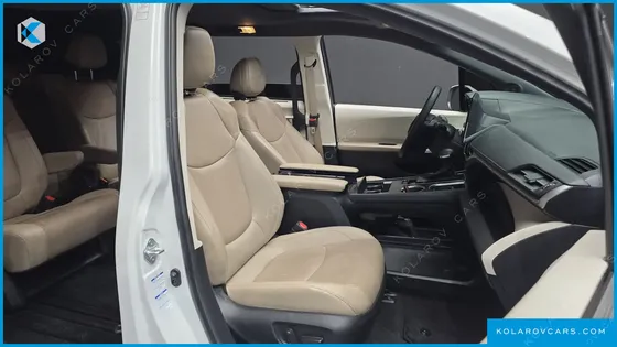 TOYOTA SIENNA 2.5 HYBRID AWD