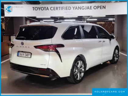 TOYOTA SIENNA 2.5 HYBRID 2WD