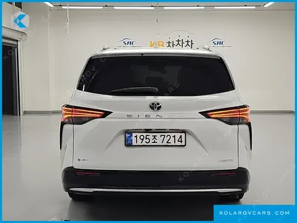 TOYOTA SIENNA 2.5 HYBRID 2WD