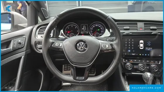 VOLKSWAGEN GOLF 2.0 TDI PREMIUM
