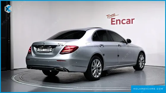 MERCEDES E-CLASS E300 4MATIC EXCLUSIVE STANDARD