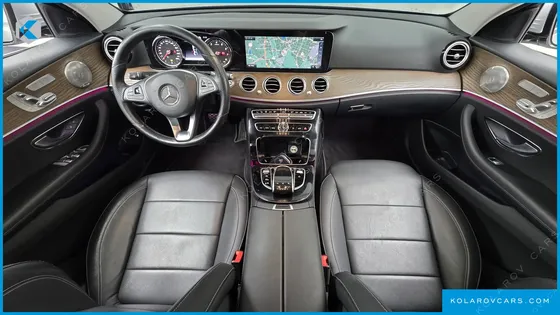 MERCEDES E-CLASS E300 4MATIC EXCLUSIVE STANDARD