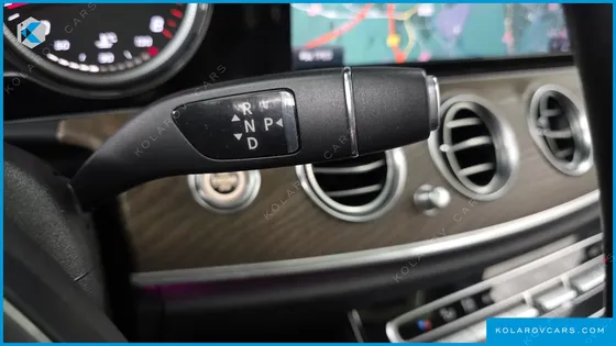 MERCEDES E-CLASS E300 4MATIC EXCLUSIVE STANDARD
