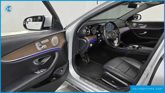 MERCEDES E-CLASS E300 4MATIC EXCLUSIVE STANDARD