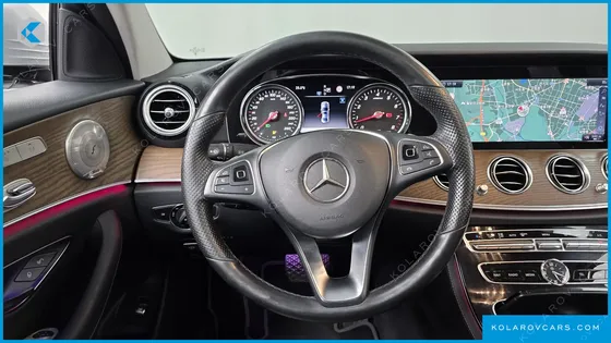 MERCEDES E-CLASS E300 4MATIC EXCLUSIVE STANDARD