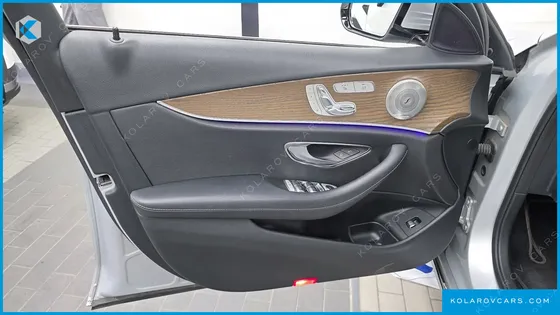 MERCEDES E-CLASS E300 4MATIC EXCLUSIVE STANDARD