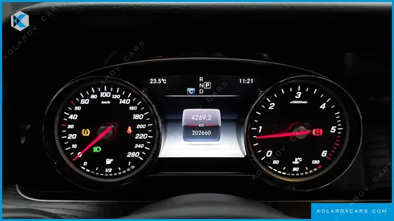 MERCEDES E-CLASS E220D AVANTGARDE