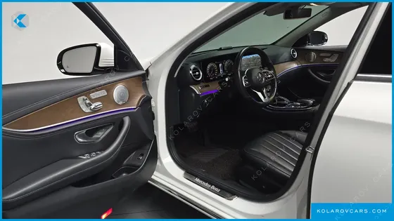 MERCEDES E-CLASS E300 4MATIC EXCLUSIVE