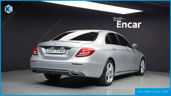 MERCEDES E-CLASS E220D AVANTGARDE
