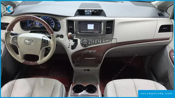 TOYOTA SIENNA 3.5 AWD