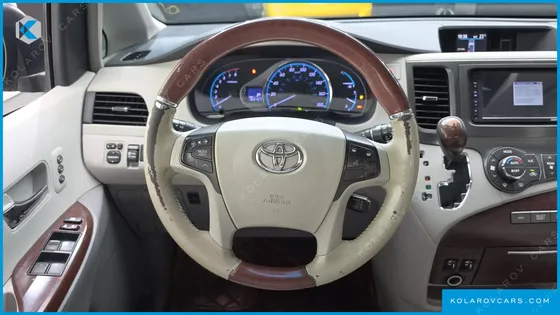 TOYOTA SIENNA 3.5 AWD