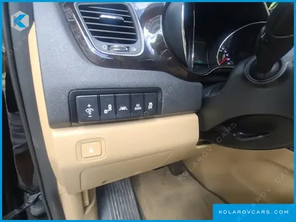 KIA CARNIVAL 9-SEATER NOBLESSE SPECIAL