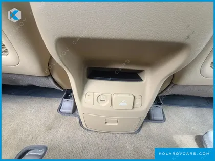 KIA CARNIVAL 9-SEATER NOBLESSE SPECIAL