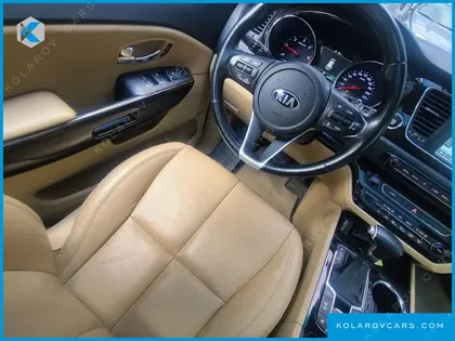 KIA CARNIVAL 9-SEATER NOBLESSE SPECIAL