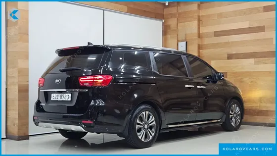KIA CARNIVAL 9-SEATER LUXURY