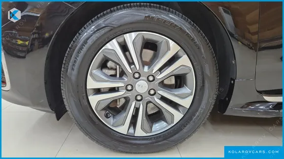 KIA CARNIVAL 9-SEATER LUXURY