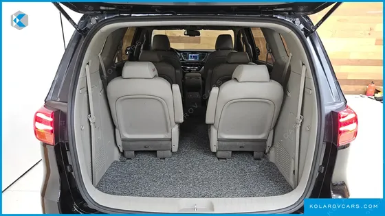 KIA CARNIVAL 9-SEATER LUXURY