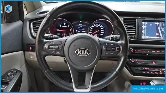 KIA CARNIVAL 9-SEATER LUXURY