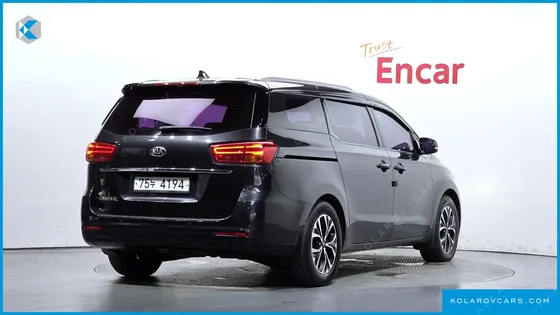 KIA CARNIVAL 11-SEATER PRESTIGE