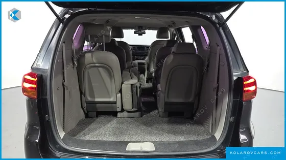 KIA CARNIVAL 11-SEATER PRESTIGE