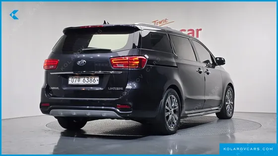 KIA CARNIVAL 7-SEATER LIMOUSINE