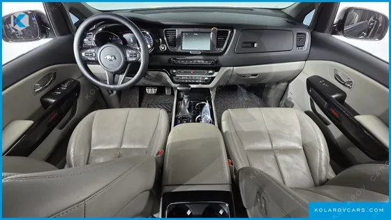 KIA CARNIVAL 7-SEATER LIMOUSINE