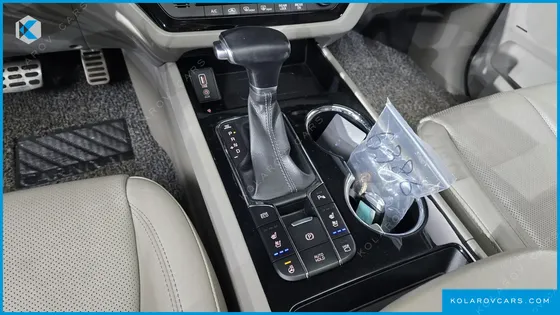 KIA CARNIVAL 7-SEATER LIMOUSINE