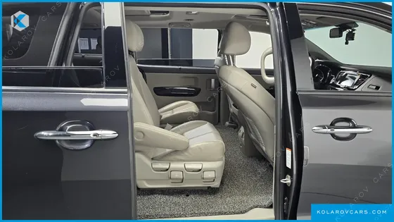 KIA CARNIVAL 7-SEATER LIMOUSINE