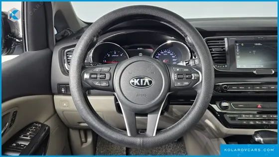 KIA CARNIVAL 7-SEATER LIMOUSINE