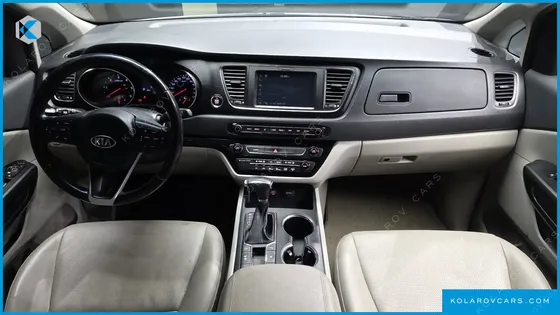 KIA CARNIVAL 9-SEATER LUXURY